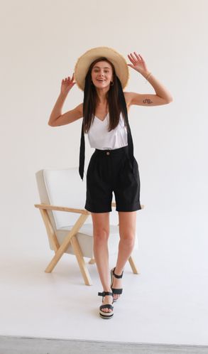 Шорты льняные классические черные