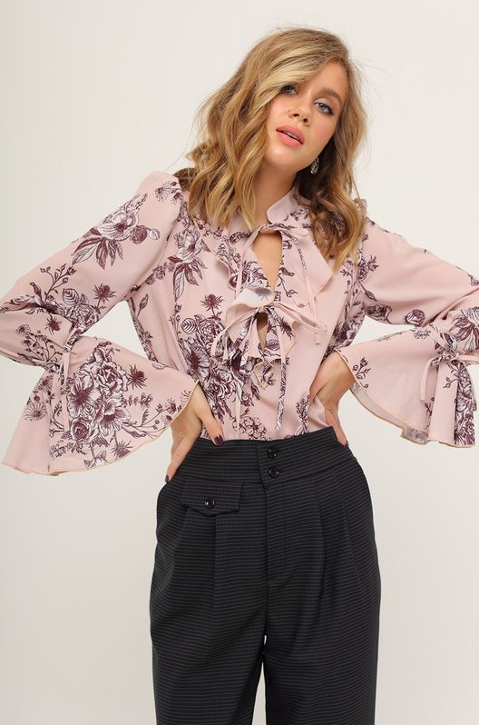 Блуза с воланами в цветочный принт
