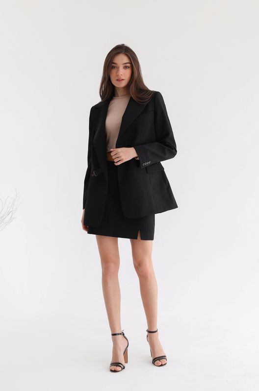 Костюм классический приталенный Пряжка с жакетом и юбкой на подкладе черный