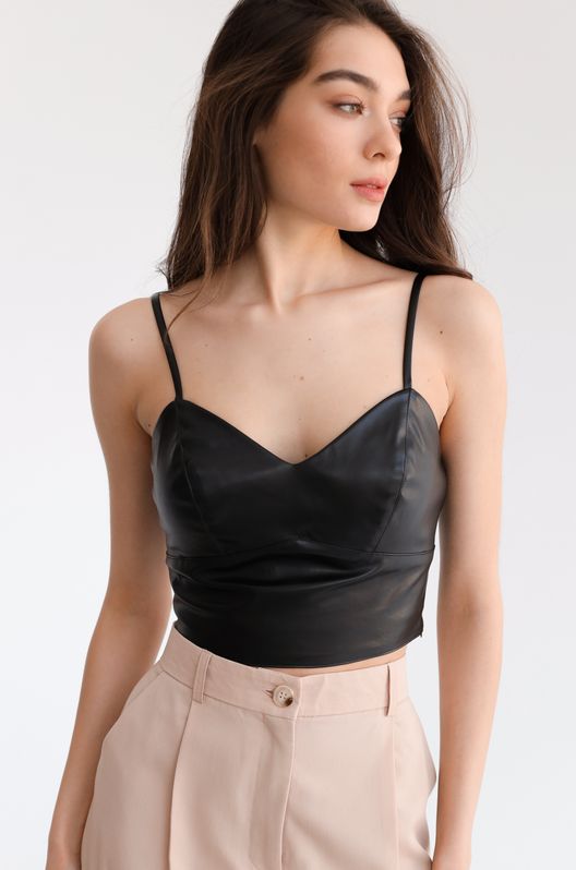 Топ шкіряний з тонкими бретелями чорний