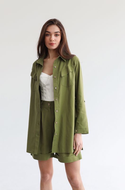 Рубашка льняная с разрезом оливковая