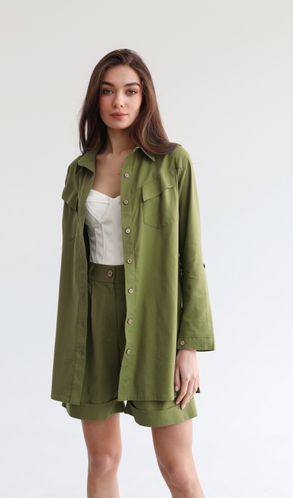 Рубашка льняная с разрезом оливковая