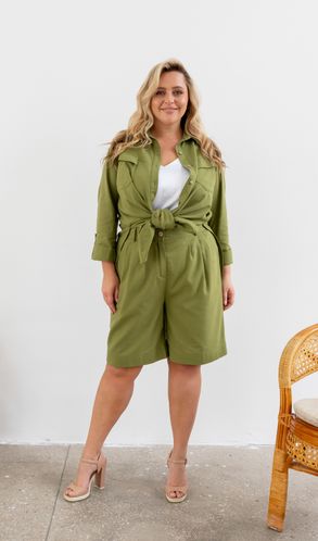 Костюм лляний з сорочкою й шортами великого розміру оливковий