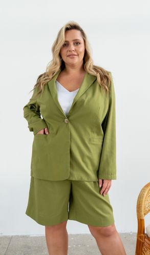Костюм лляний класичний з прямим жакетом і шортами великого розміру оливка