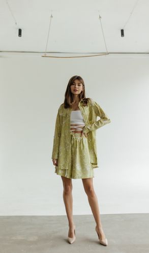 Костюм лляний Garden з сорочкою та шортами оливковий