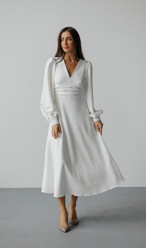 Плаття міді Emily з V-подібним вирізом та широким рукавом молочне