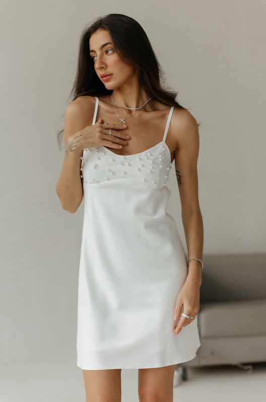 Плаття міні з перлами Pearl з відкритими плечима та спинкою біле