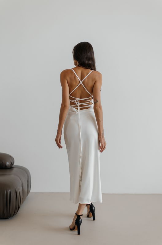 Платье-комбинация из шелка Adriana cо шнуровкой сзади молочное