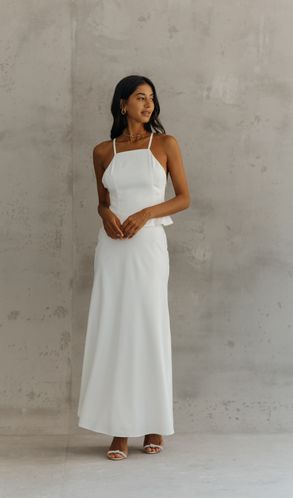 Костюм из шелка Teya с топом и юбкой макси белый