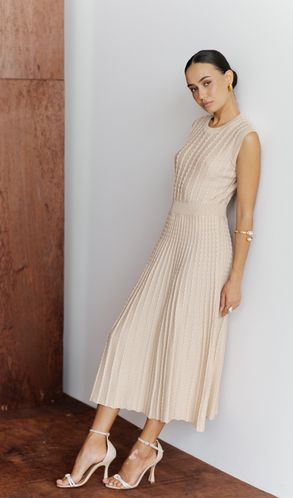 Плаття в'язане SARAH з плісірованою спідницею Бежеве
