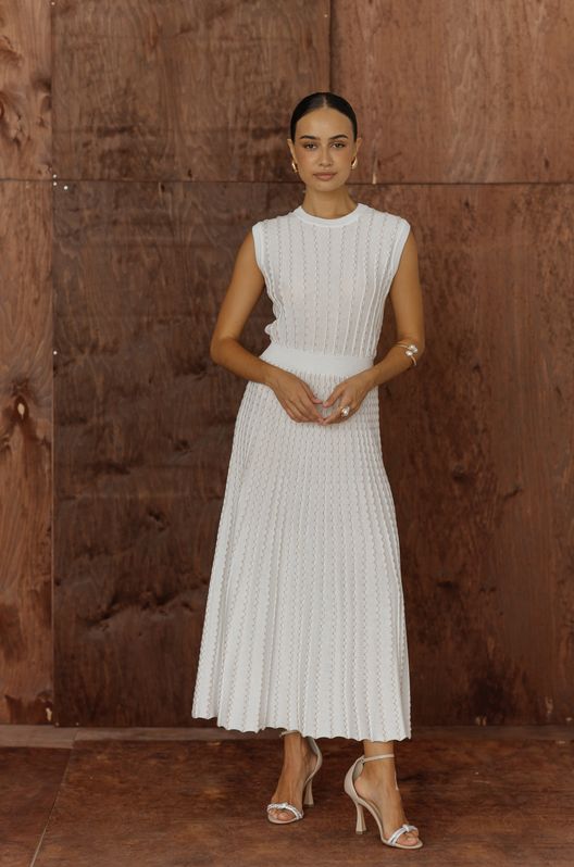 Плаття в'язане SARAH з плісірованою спідницею Молочний