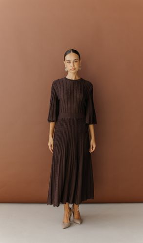 В'язане плаття RIENNA з рукавом 3/4 в довжині міді Шоколадне